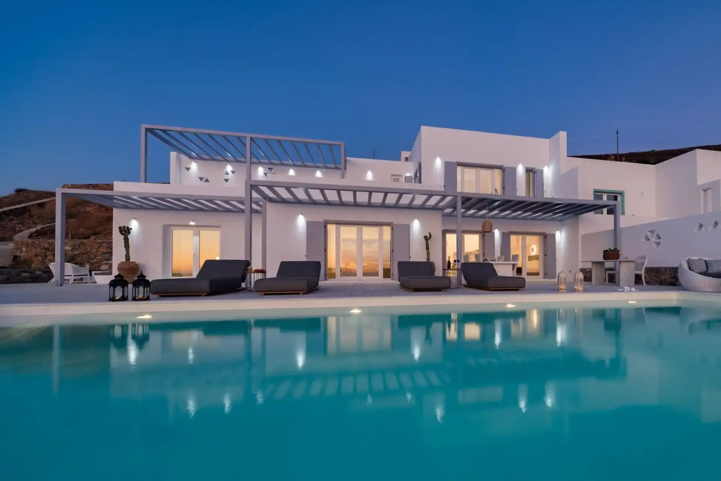 Villa Semeli Syros by Divine Property SA