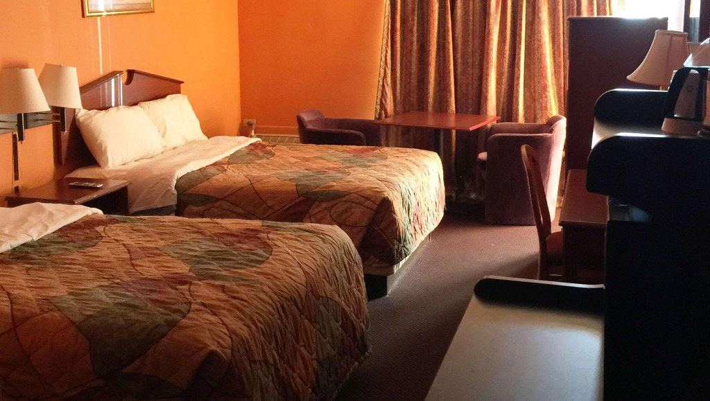 Travelodge Newark Airport