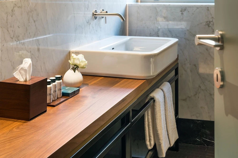 Byssus Suites