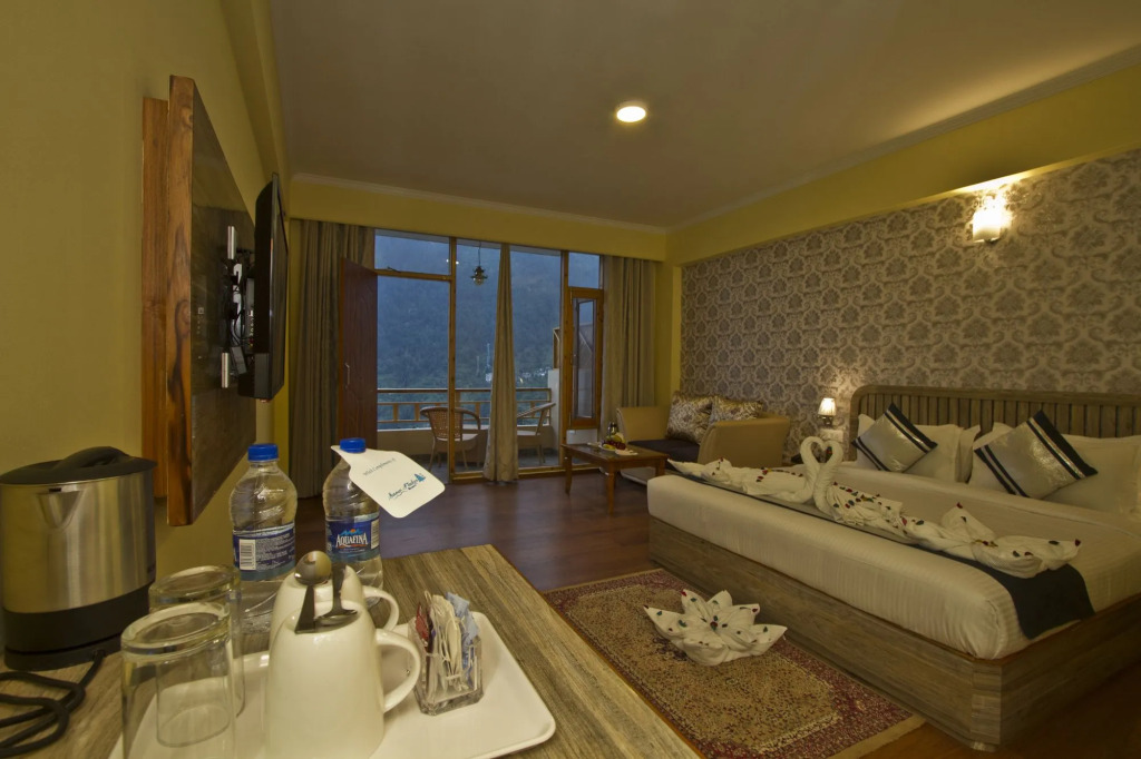 Snow Flakes Resort And Spa Centrally Heated Luxury Resort