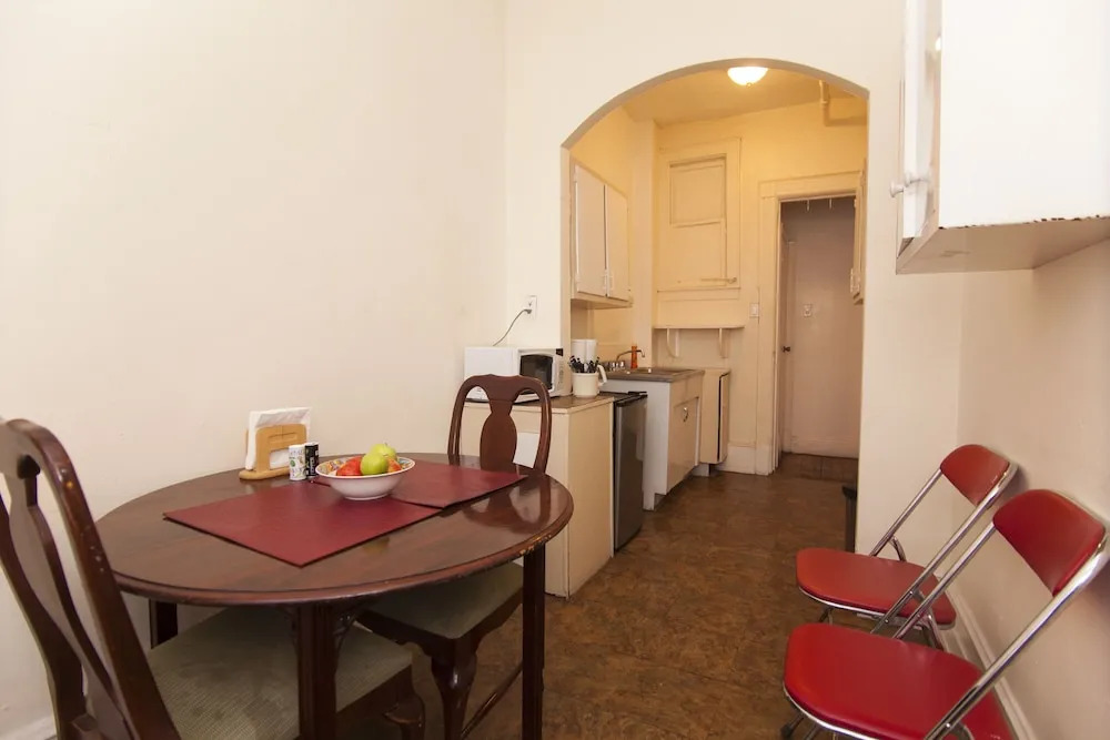 Saint Nicholas Inn