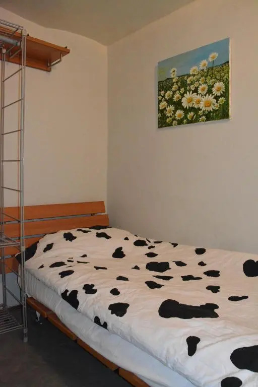 Kaboom Showroom & Guesthouse