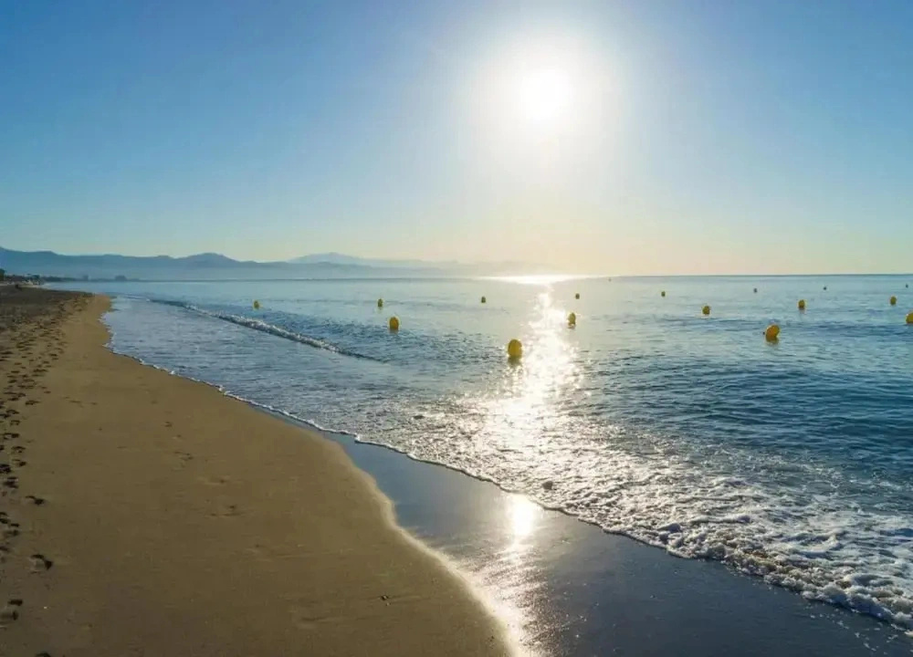 Beachfront Apartment in La Carihuela