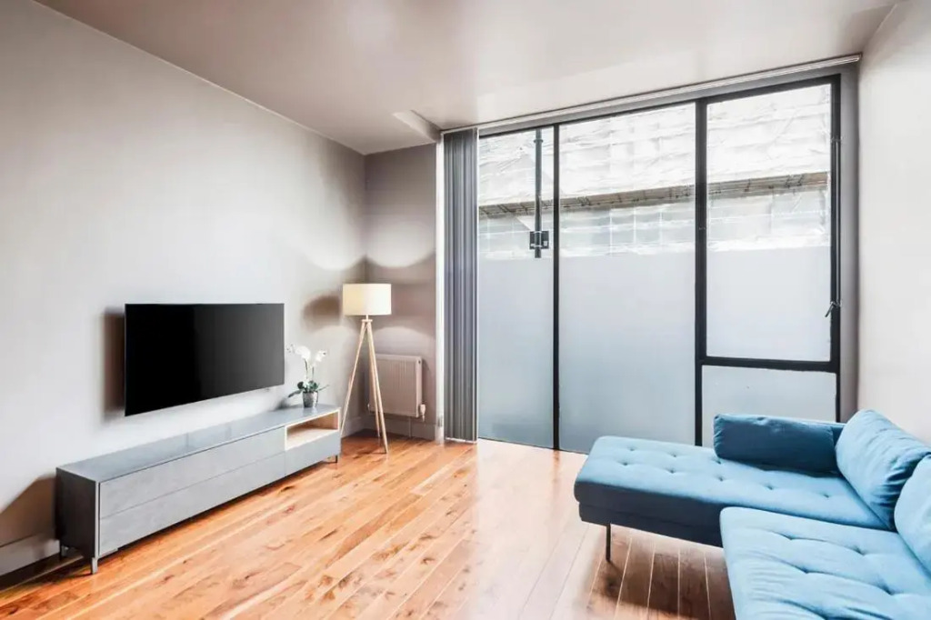Modern 1 Bedroom Apartment 2 mins to Canal