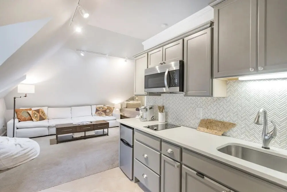 Walk to Five Points + 10 Minutes from Downtown!