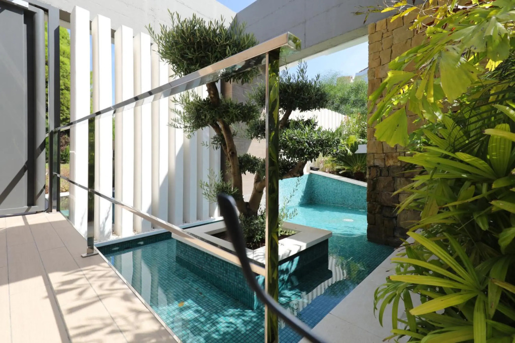 New Modern 3 Bed Apartment Puerto Banus