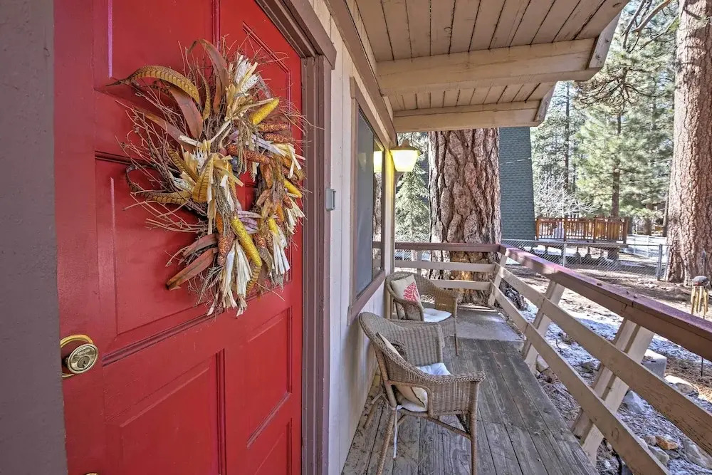 Big Bear Cabin w/ Fenced Yard: 4 Mi to Snow Summit