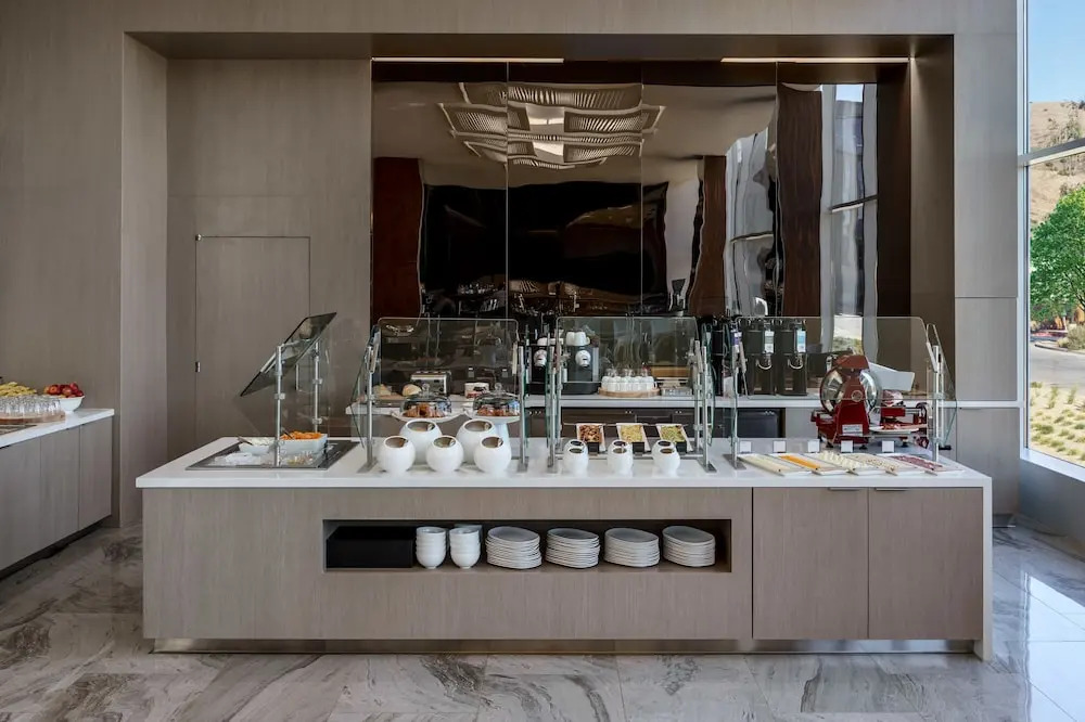 AC Hotel by Marriott San Francisco Airport/Oyster Point Waterfront