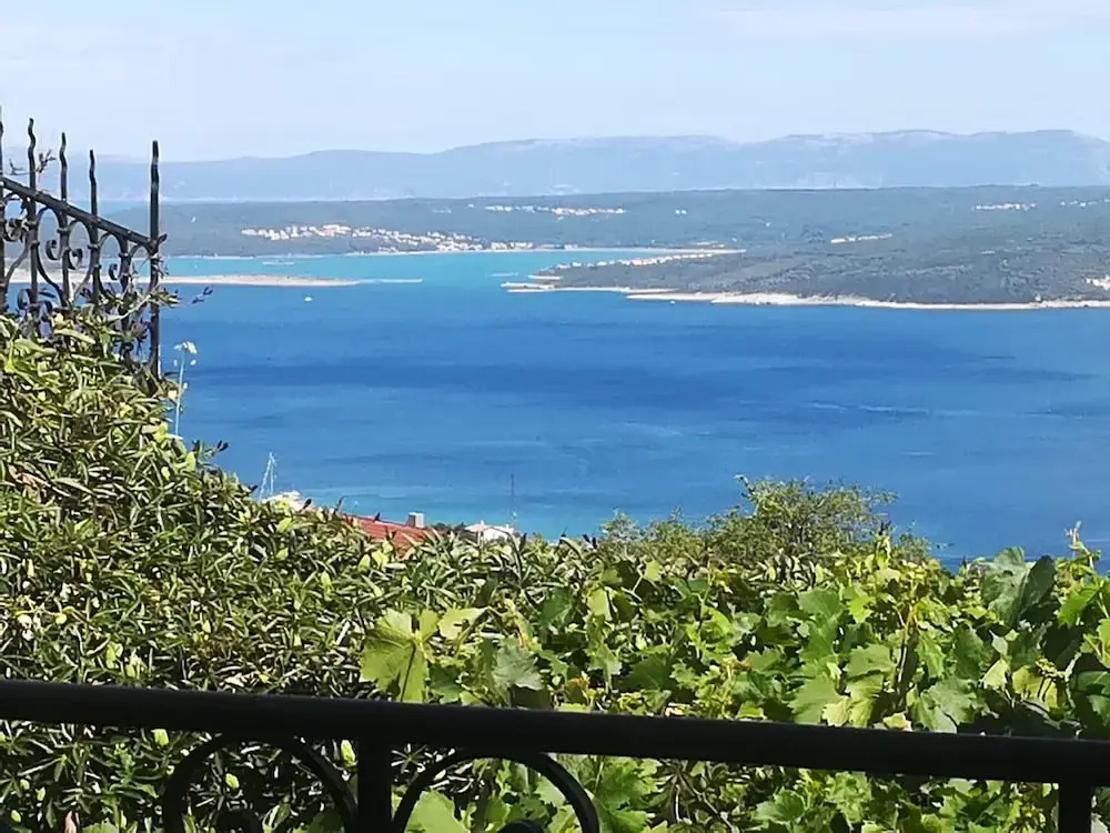 Spacious Holiday Home With Terrace & Great Sea View
