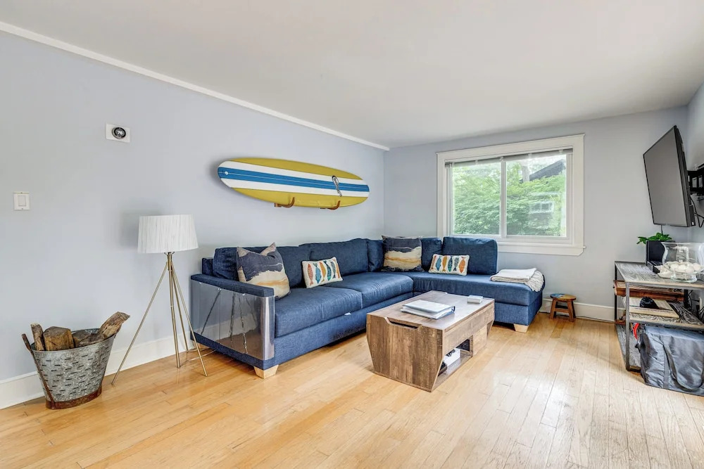 Hamptons Vacation Rental w/ Saltwater Pool