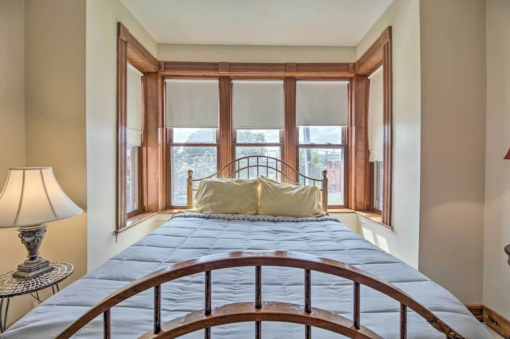 Historic Apartment - Half Mi to Lake Champlain!
