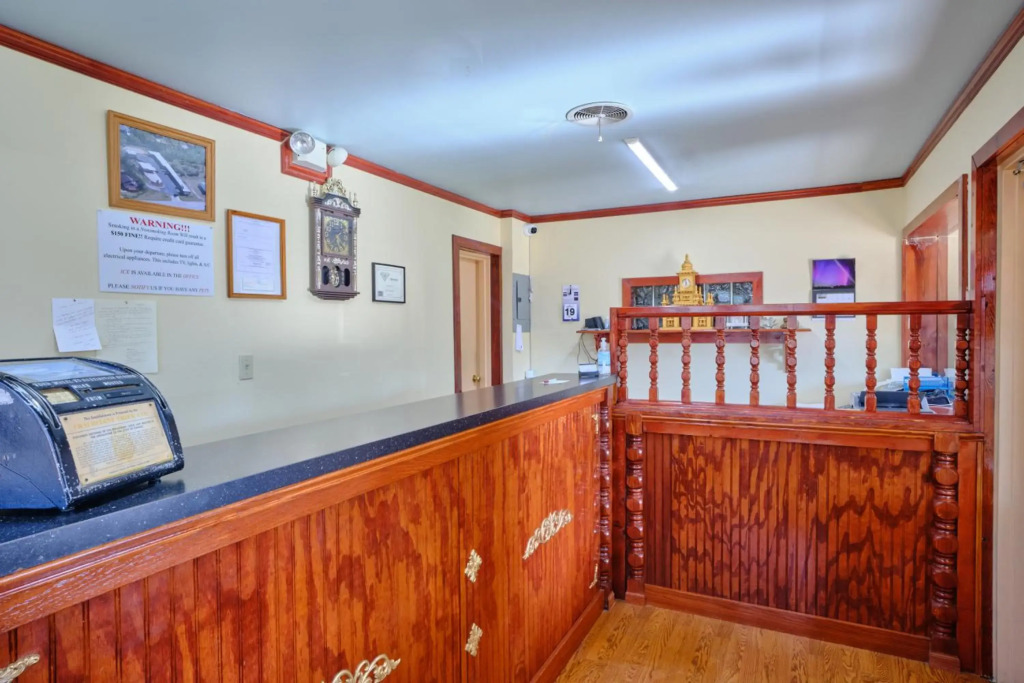 Economy Inn