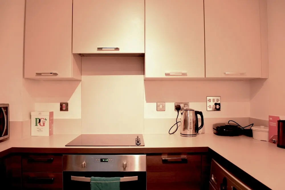 Modern 3 Bedroom Apartment Near City Airport