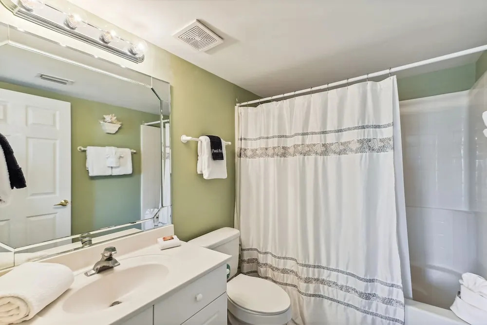 Seacrest 402 is a 2 BR Gulf Front on Okaloosa Island by RedAwning