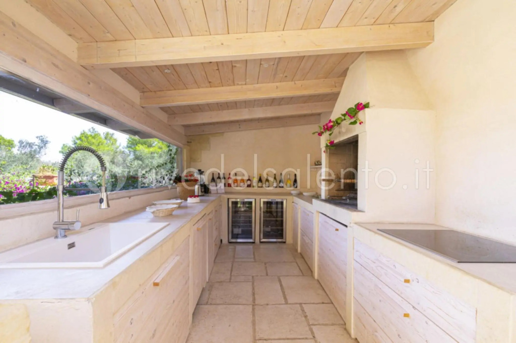 Exclusive Villa Reginella with large garden and private pool just a few minutes from the center of L-Villa Reginella