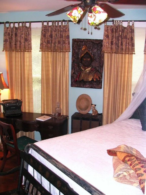 Larelle House Bed and Breakfast