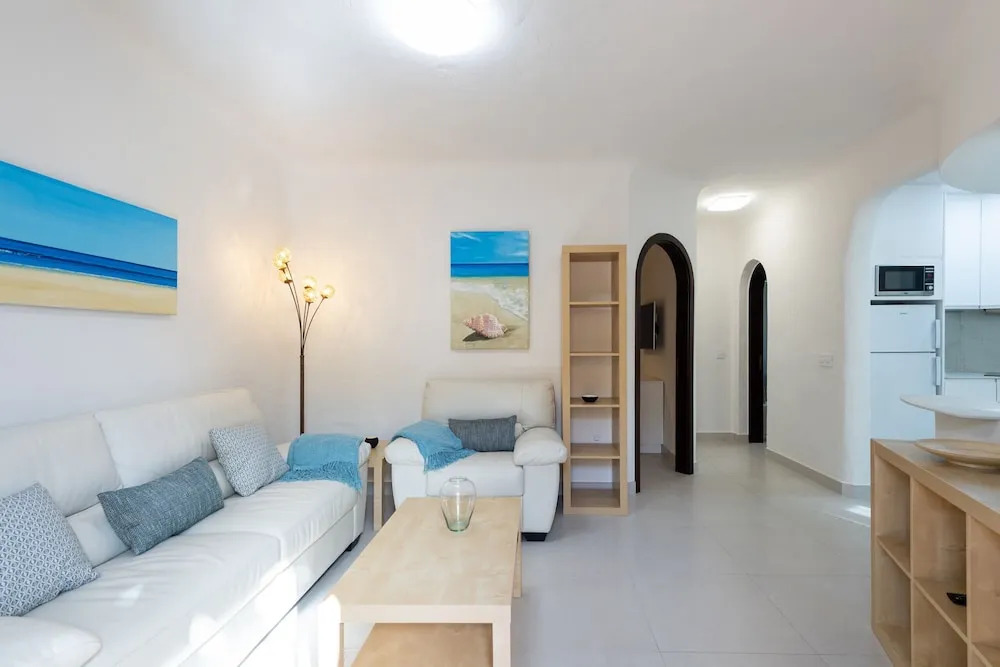 Cute apartment next to beach. P27 Swimming pool