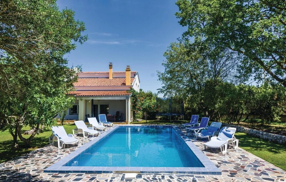 Gorgeous Home In Rastane Donje