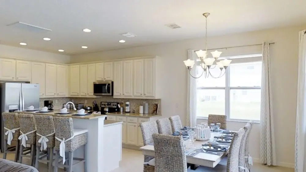 ACO Premium - 7 Bd with south facing pool (1722)