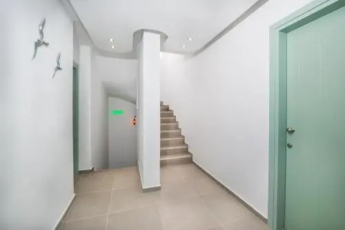 Petinis Place