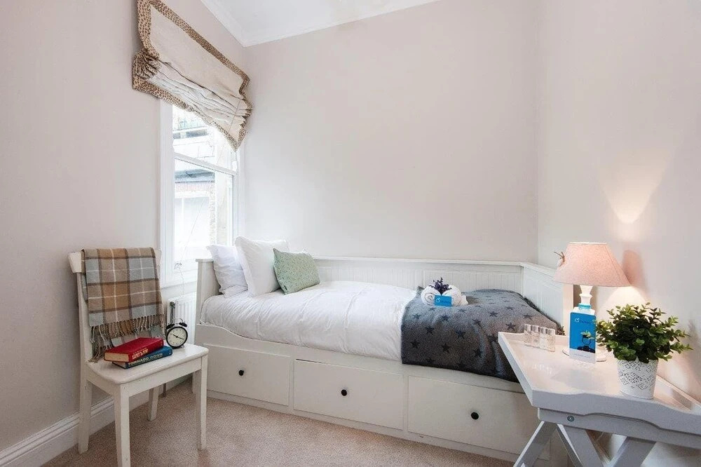 The Stephendale Road Townhouse - SL
