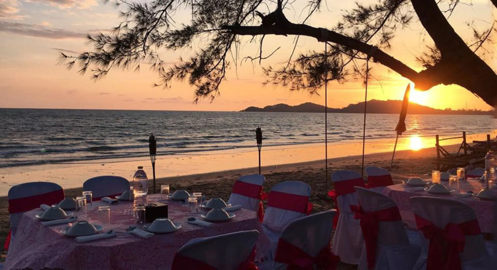 Ton-Aor on the beach resort & restaurant