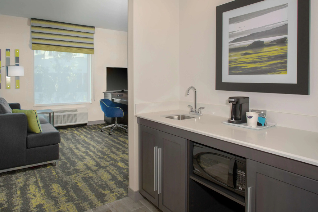Hampton Inn & Suites Irvine/Orange County Airport