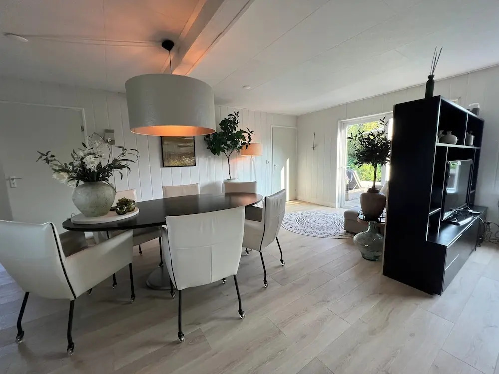 Beautiful Country Home for 6