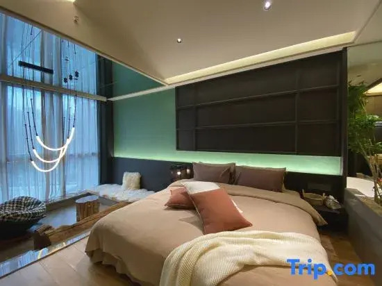 V Cafe Hotel