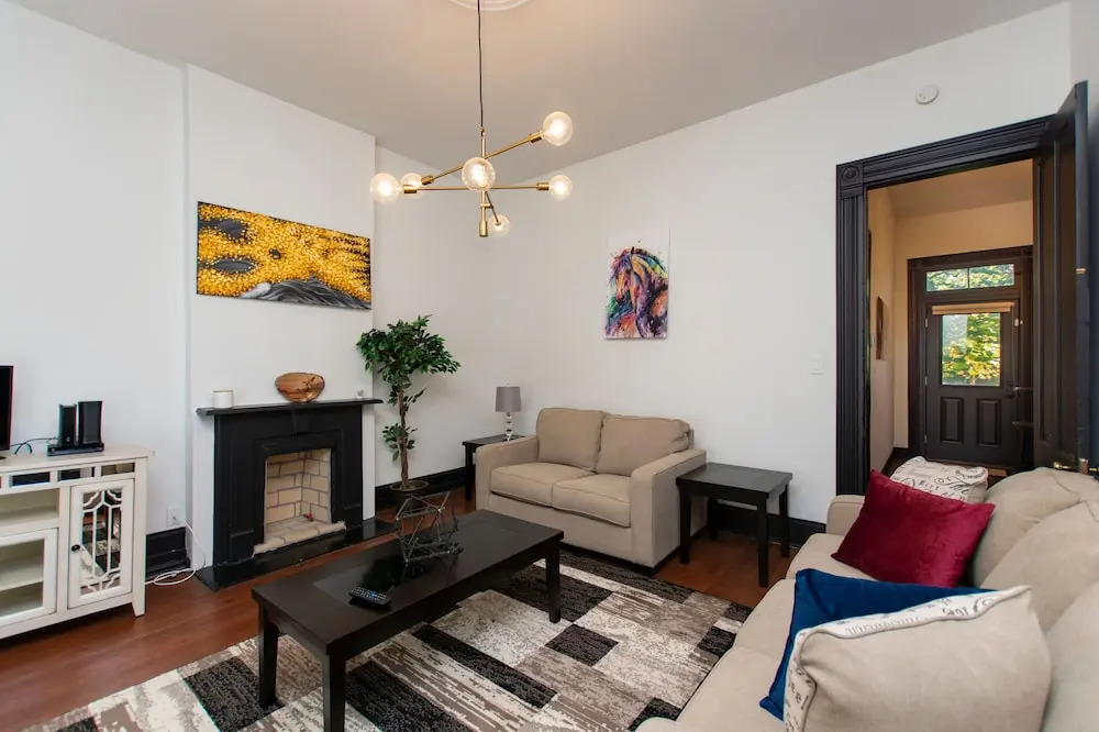 Gorgeous Award Winning  Cottage House