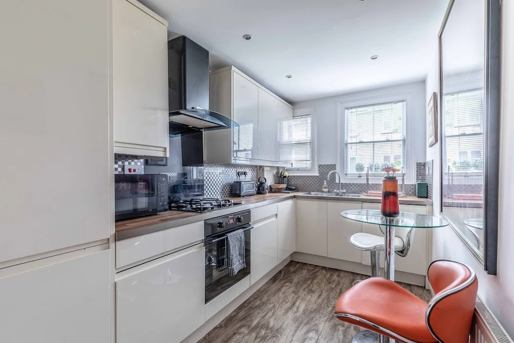 Windsor Town Centre Victorian townhouse sleeps 6