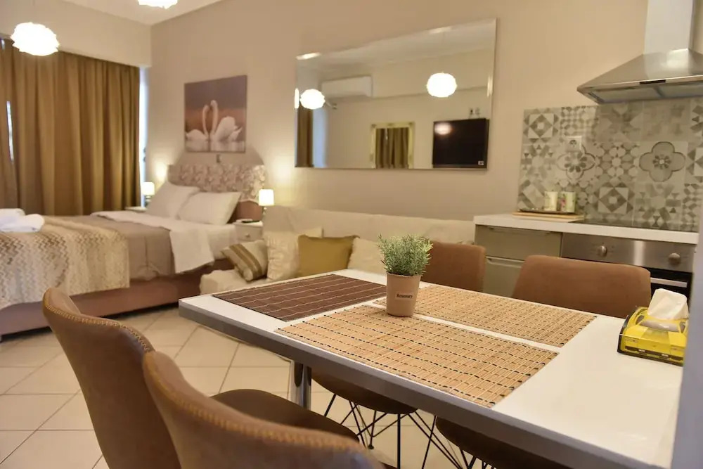 Cozy Apt in the Heart of Athens 8-2