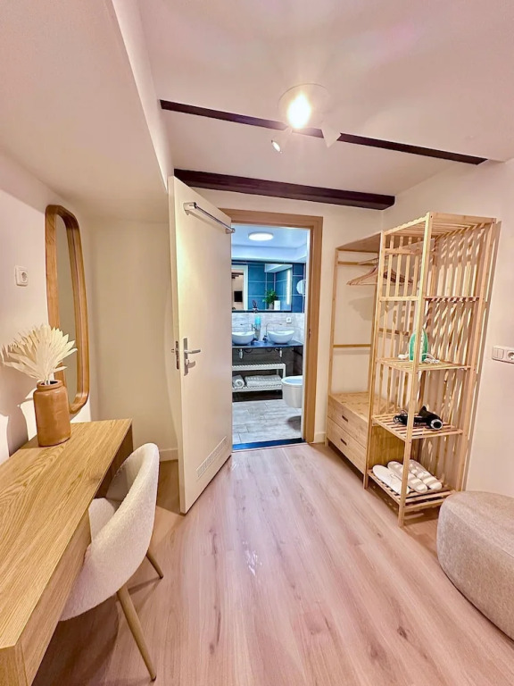 A&A Patio Suite