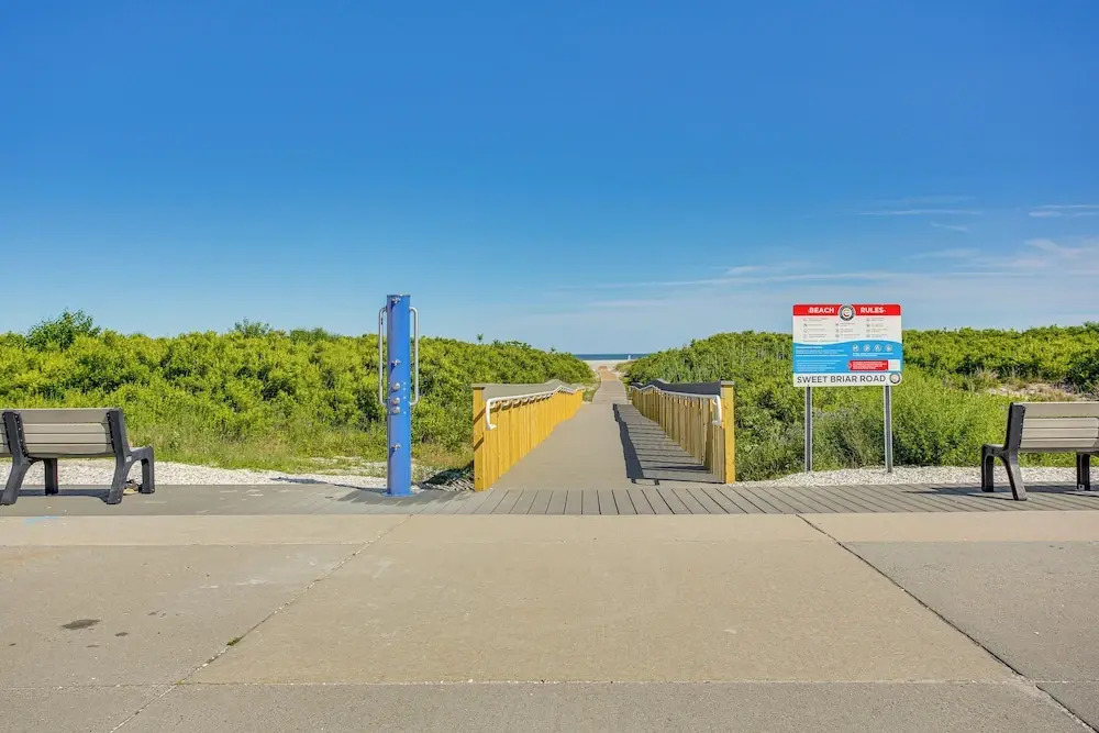 Wildwood Crest Condo w/ Pool & Beach Access!