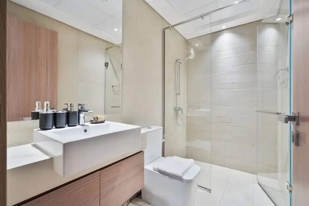 PVH - Chic 1BR - Azizi Riviera 37