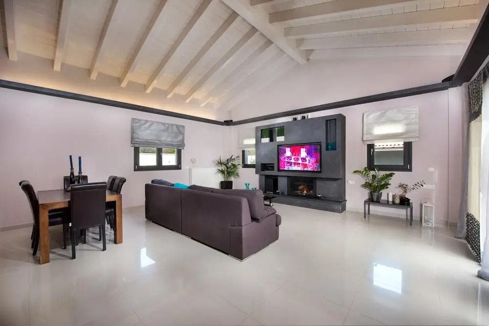 Villa Black White Dassia