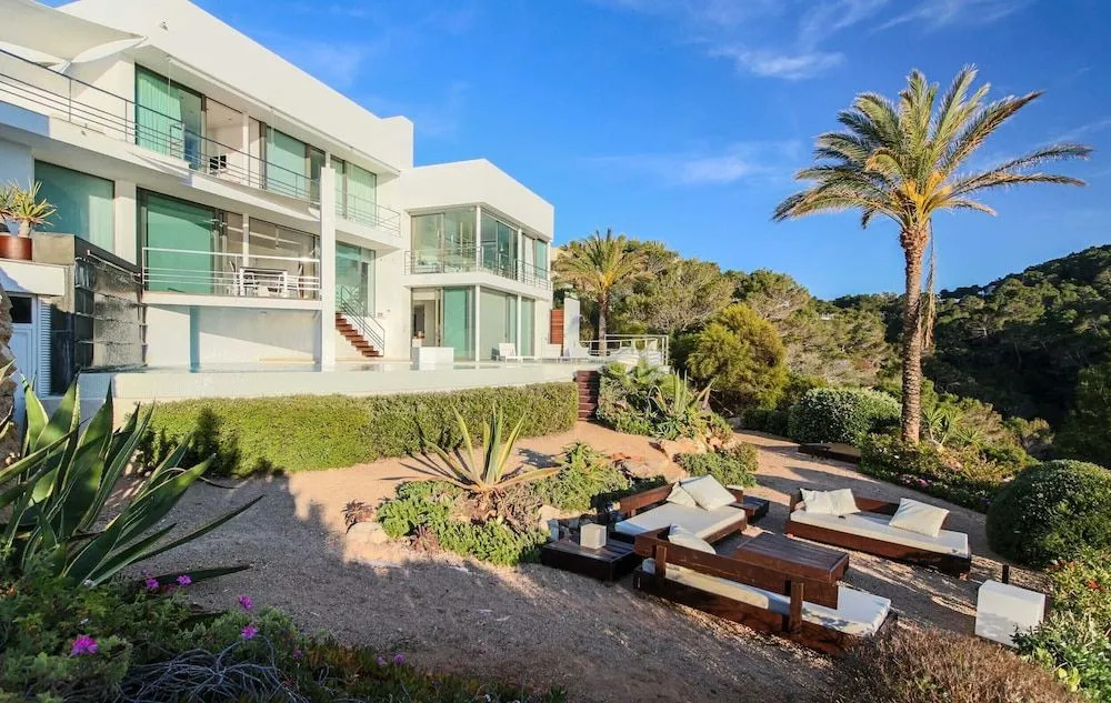 Villa Vadella by Eivillas