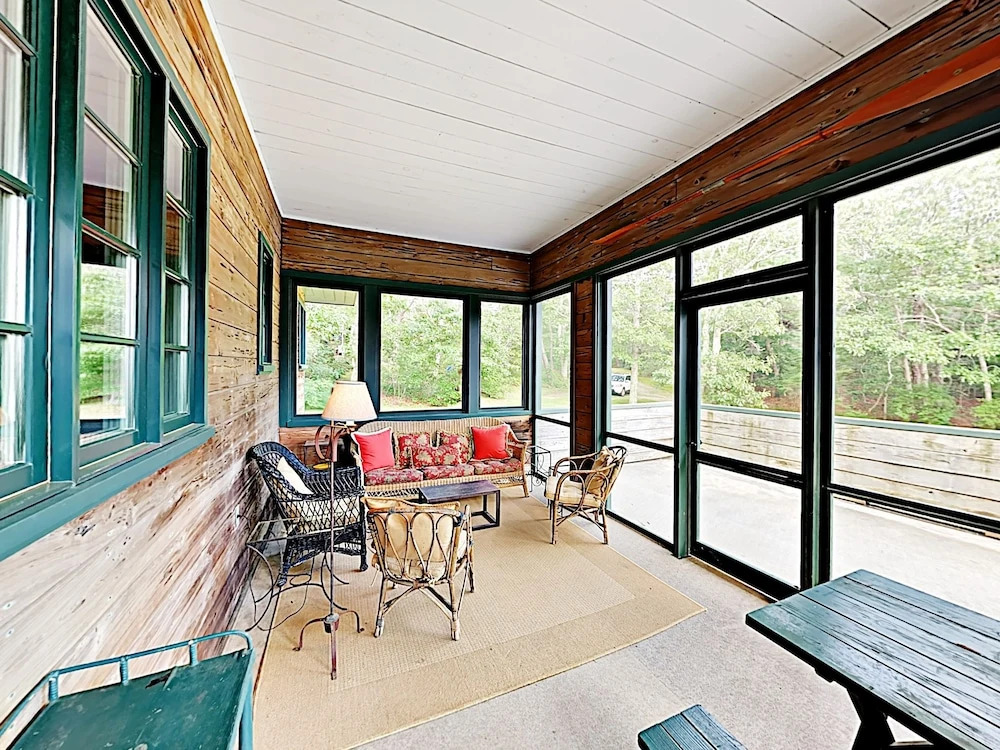 Cape Cod  On The Bay 3 Bedroom Home