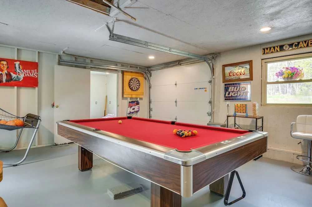 Hot Tub, Game Room! Stunning Home By Short Sands