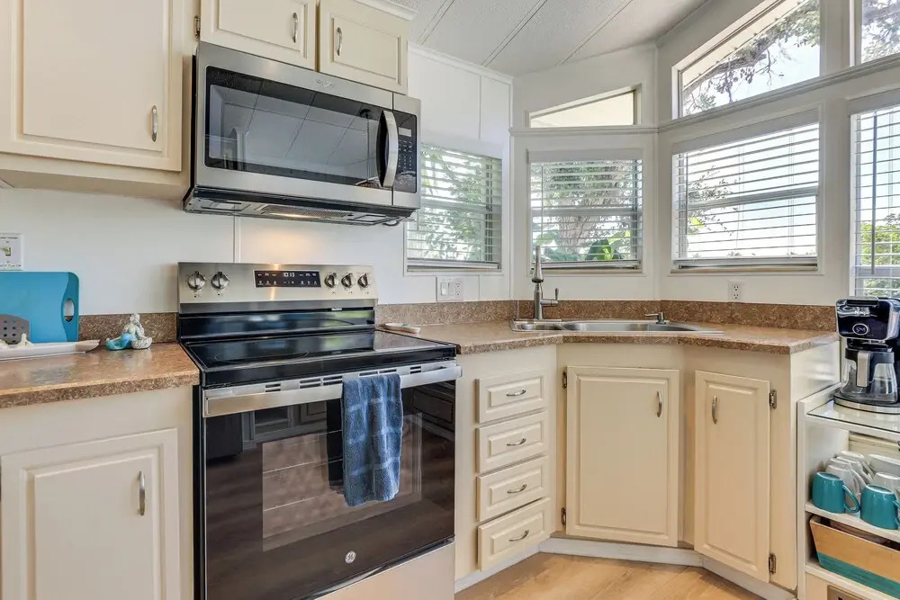 3 Mi to Nokomis Beach: Resort Home in Florida