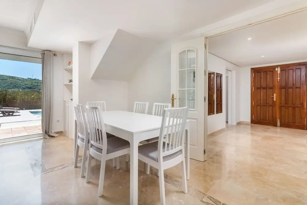 Charming 4-Bed Villa in San Roque