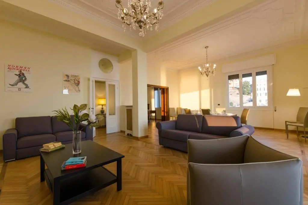 ALTIDO Splendid Apartment for 8 with Beautiful SeaView