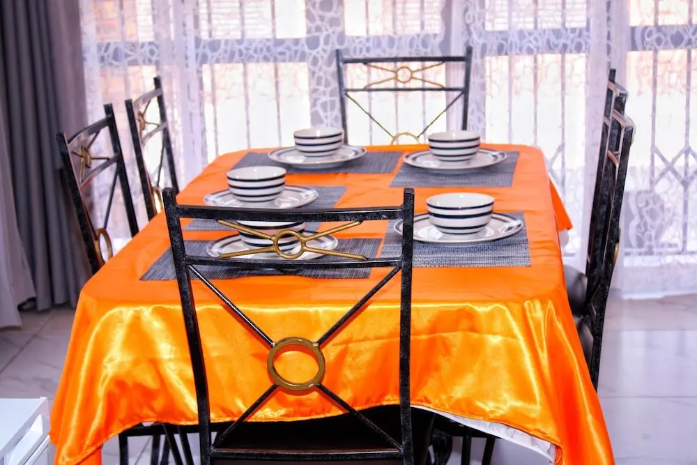 Manacomfy - 14bed House - 4 Baths - Victoria Falls