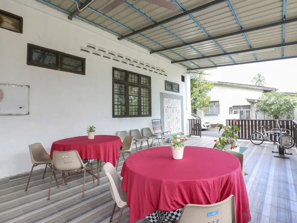 OYO 90115 Citra Kadok Hotel & Banquet Hall