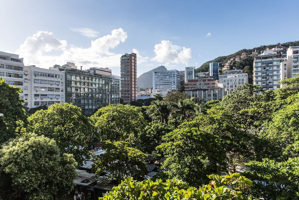Ipanema 503 - Apart Hotel - Quadra da Praia com Piscina, Sauna, Academia e Garagem.