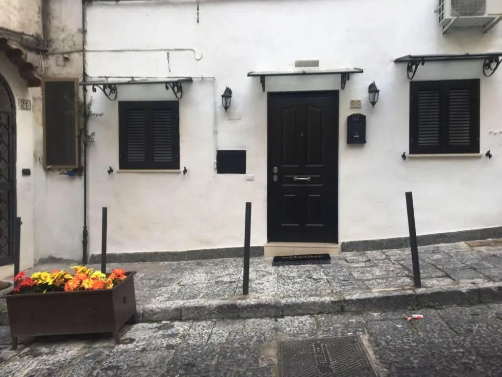 Casa Vacanze Sannazzaro Flat
