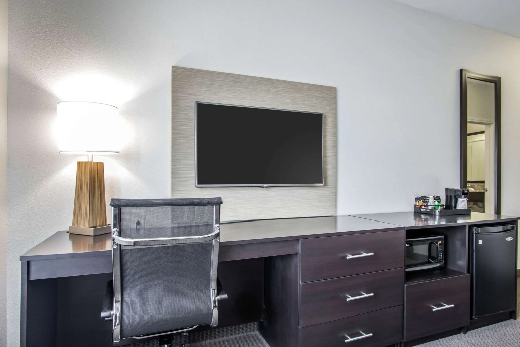 Sleep Inn & Suites Meridian - Bonita Lakes