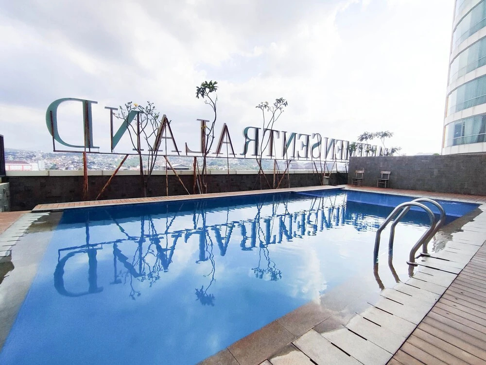 Homey And Strategic Studio (No Kitchen) At Sentraland Semarang Apartment