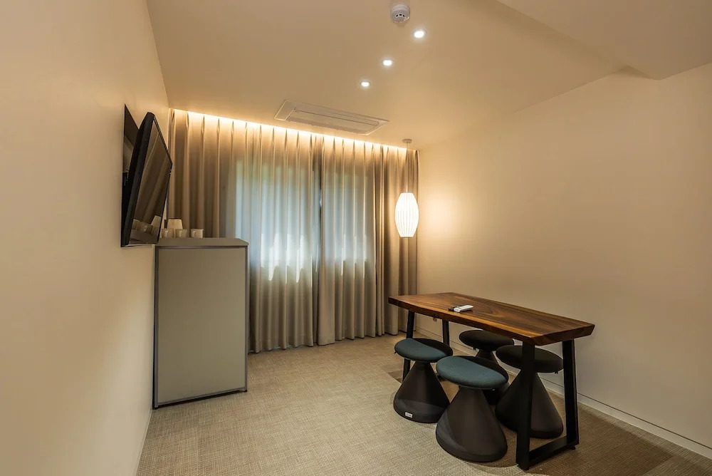 Benikea Crystal Hotel