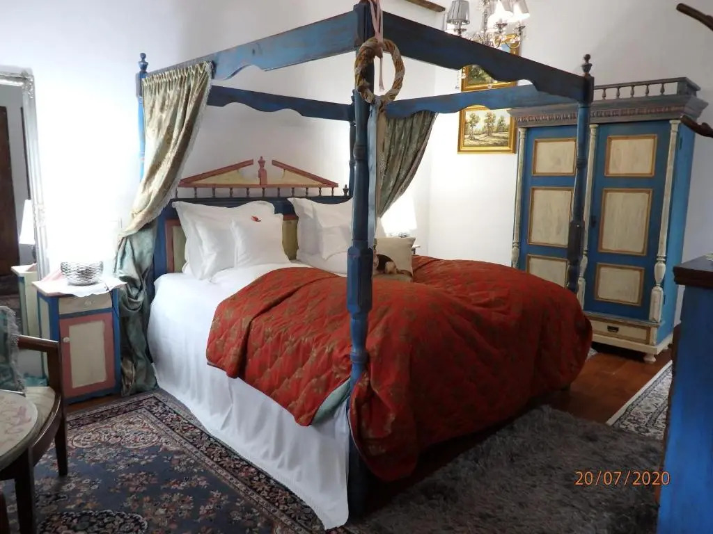 Casa Cositorarului Boutique Pension